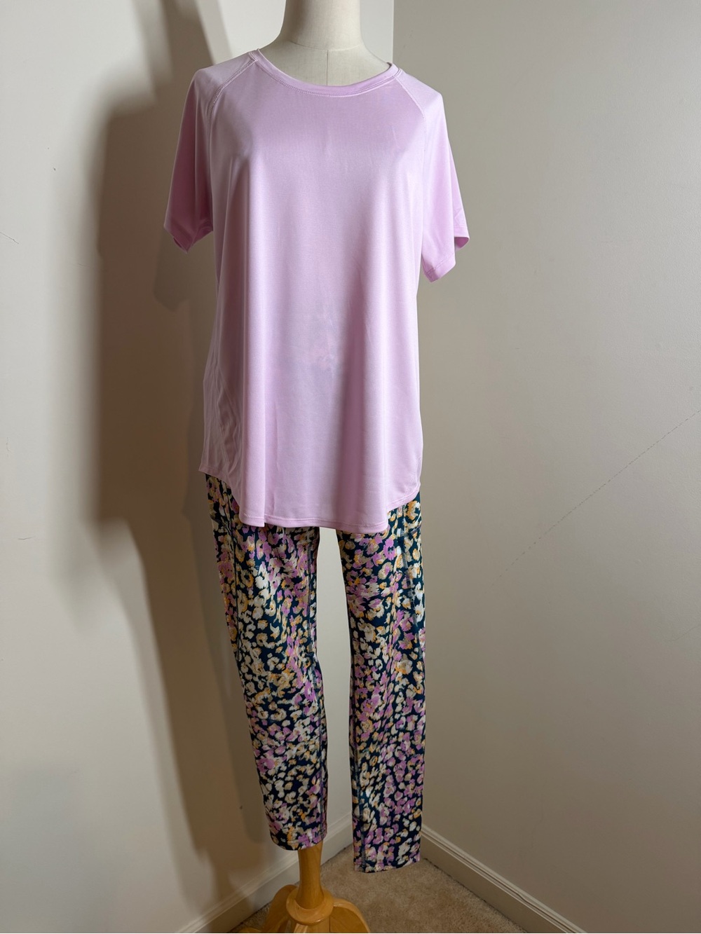 Tel Gear Women’s 2 Pc. Set Workout -SZ L- Floral Leggings Pink Short Sleeve Top